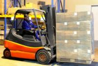 worker-forklift-240.jpg