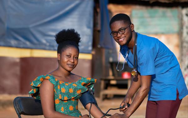 NFP taking care the patient