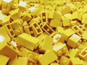 yellow-lego.jpg